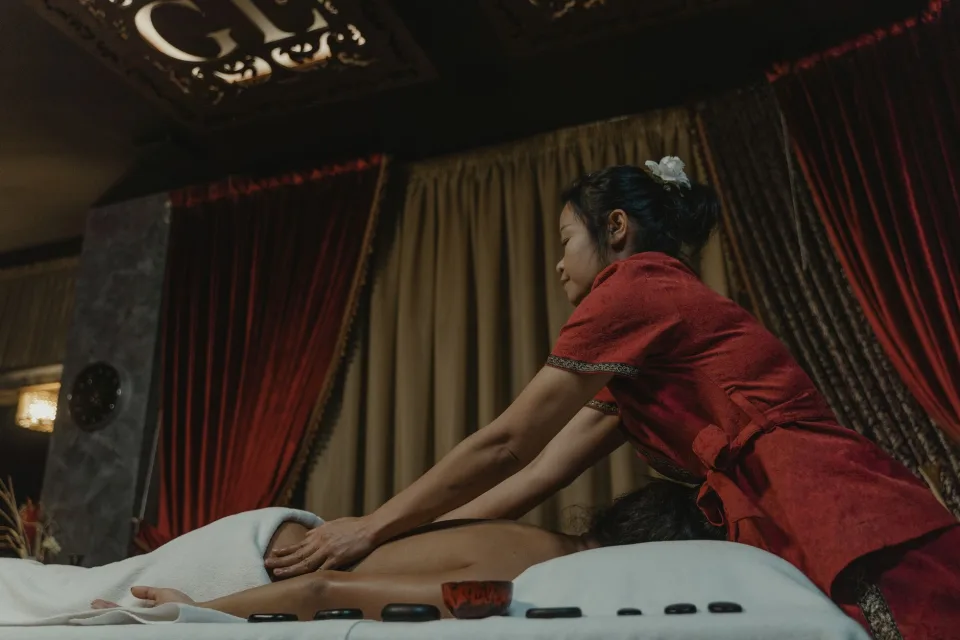 Đá nóng massage